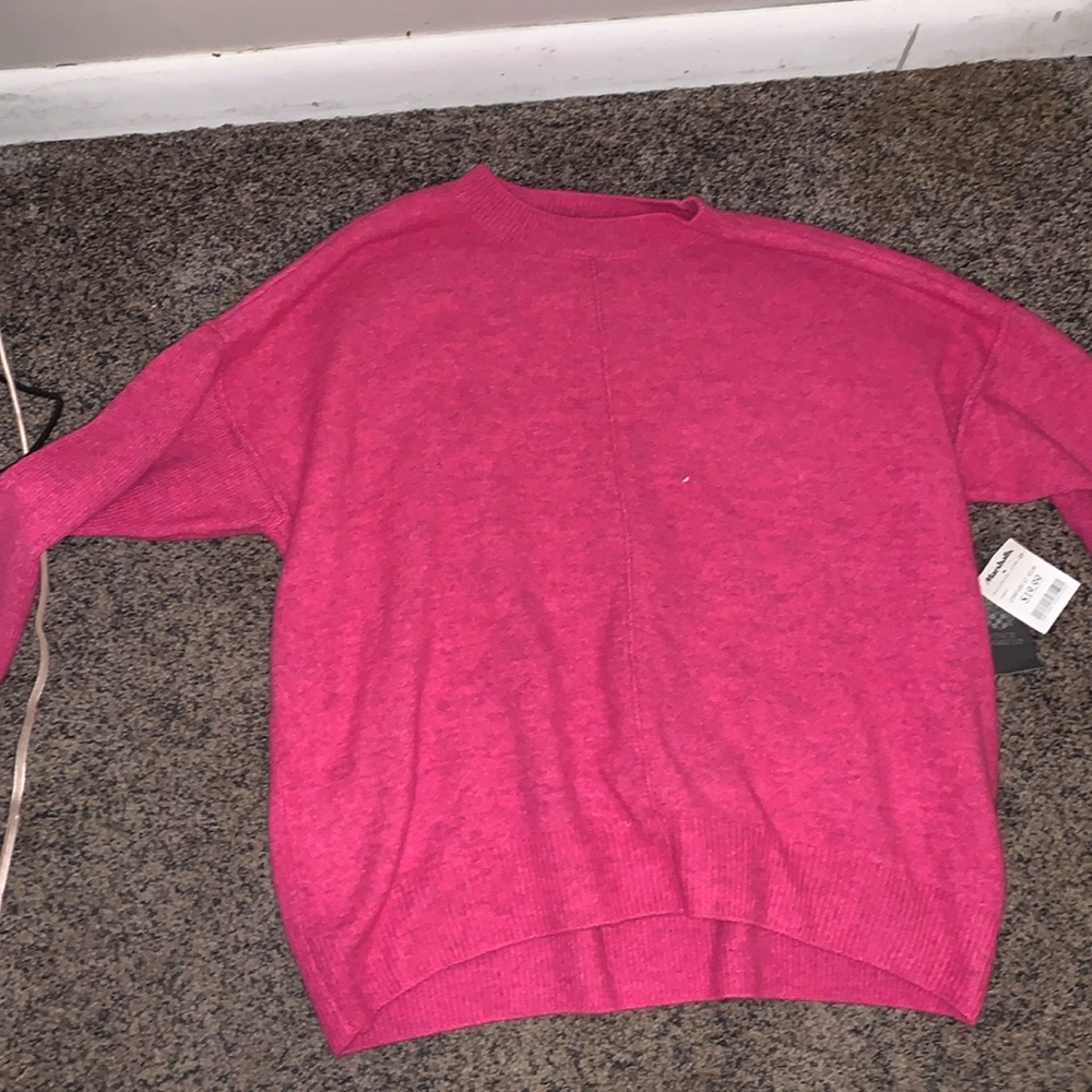 Sweaters - Picture 2 of 5